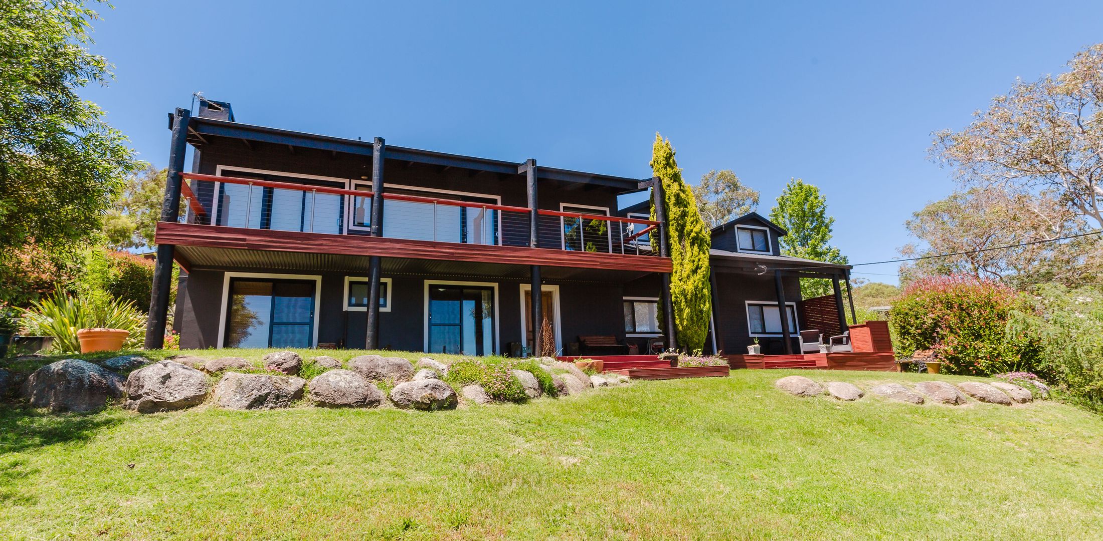 10 Kanangra Crescent – Entire