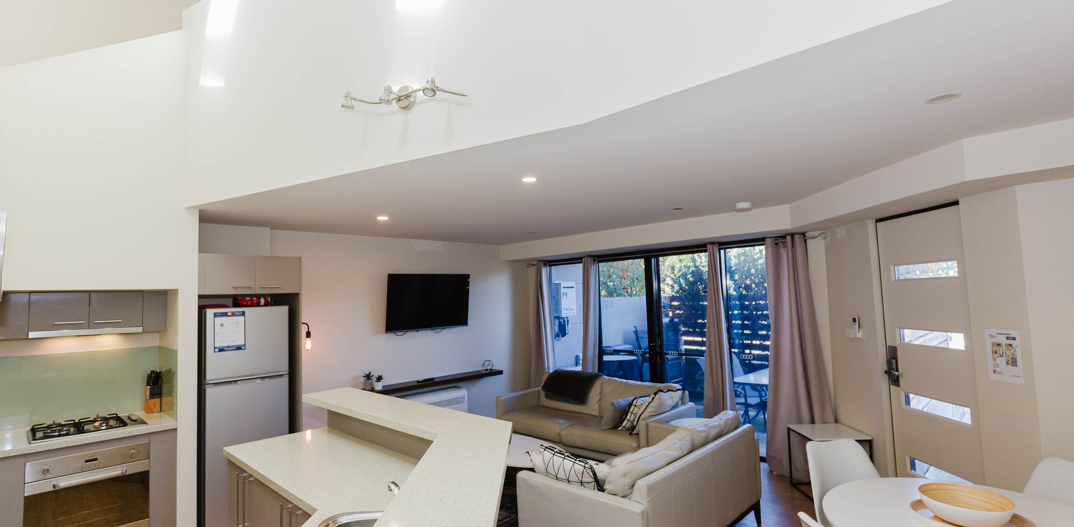 Khione – 6/23-25 Kirwan Close