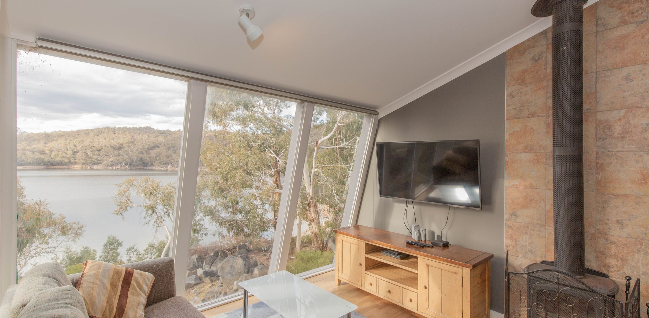 Dauphine – 1/23 Townsend Street