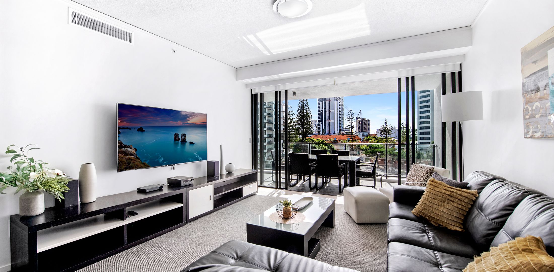 Wonderful 3 BR Apartment – Sierra Grand