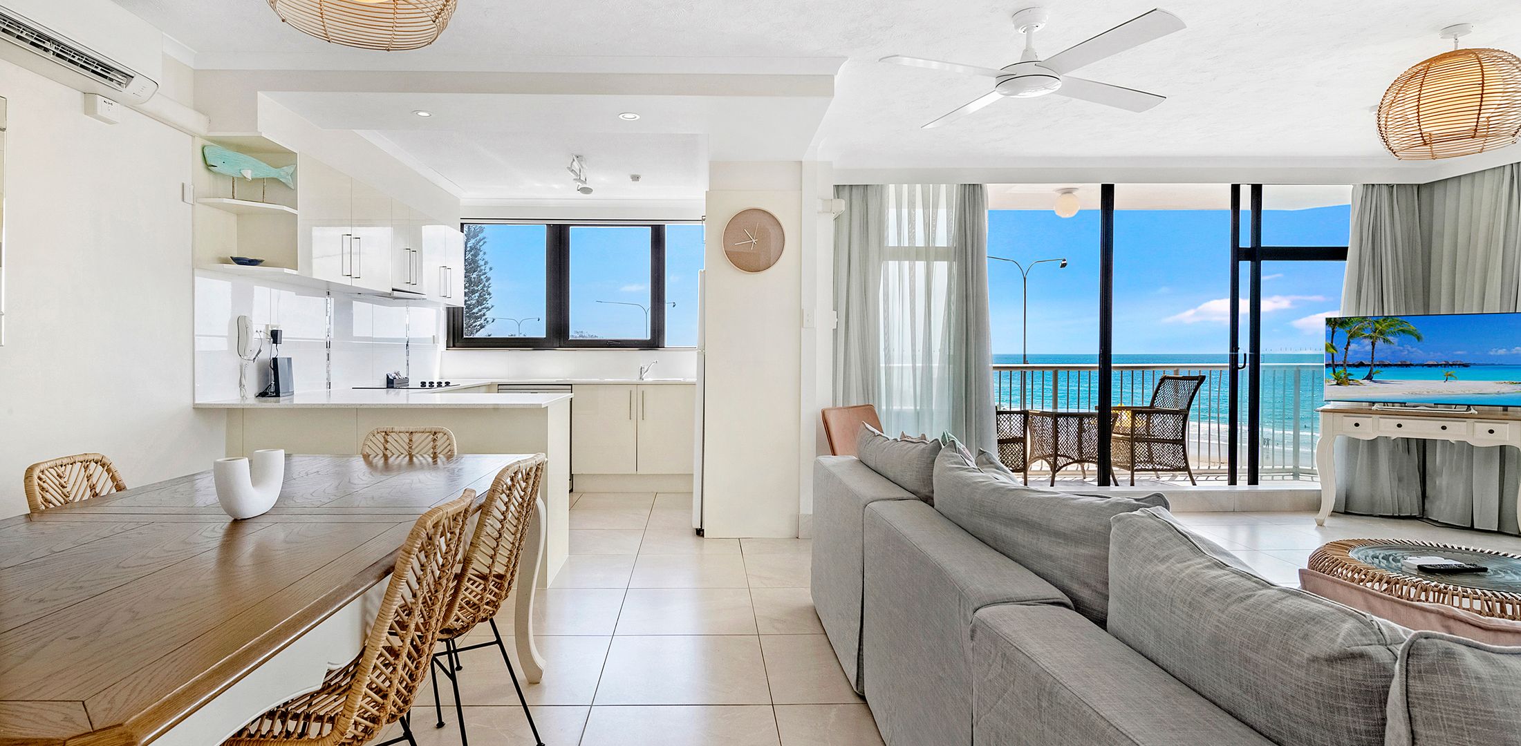 Beachfront Escape in Surfers Paradise