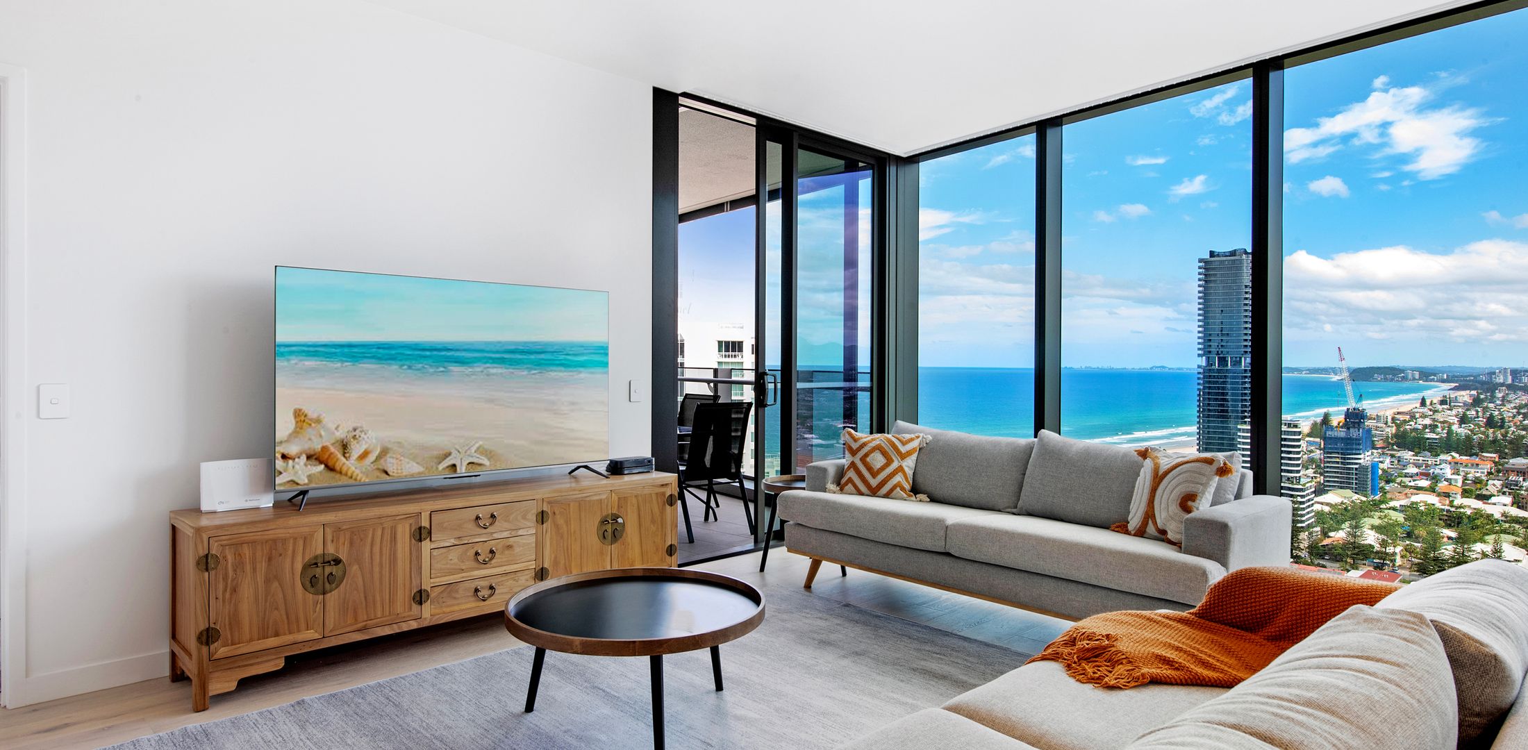 Signature Broadbeach Ocean Views Apartment