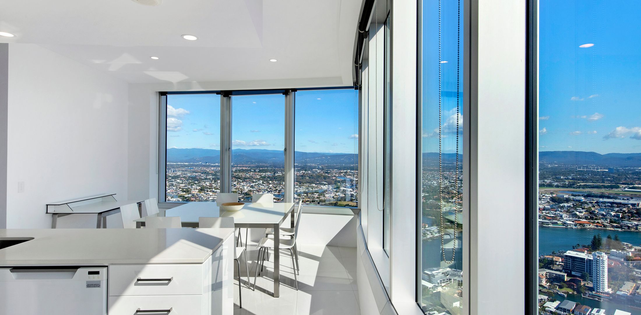 Stunning 2 Bedroom Ocean Views Apartment