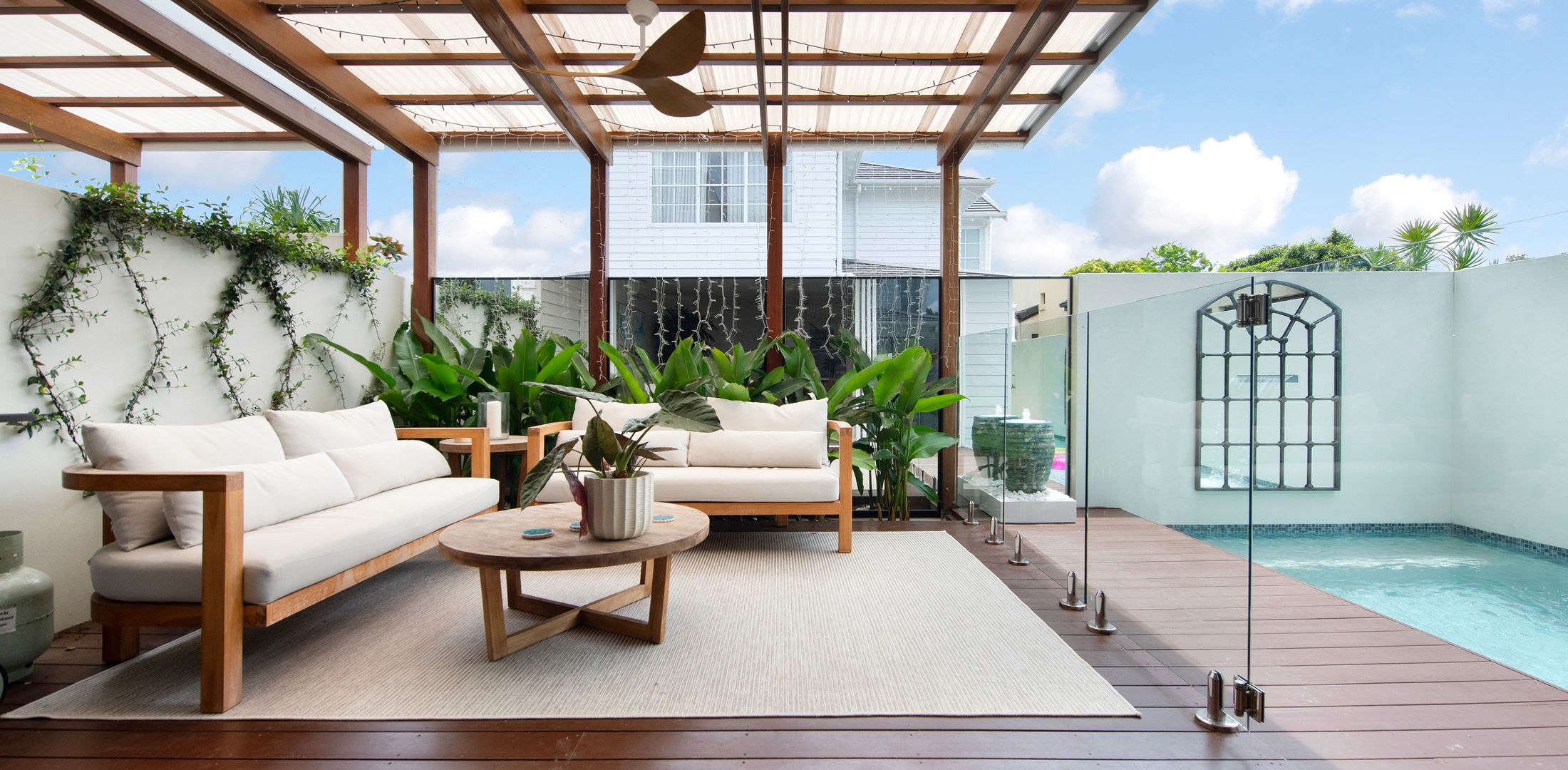 Luxury Tri-Level Duplex in Mermaid Beach
