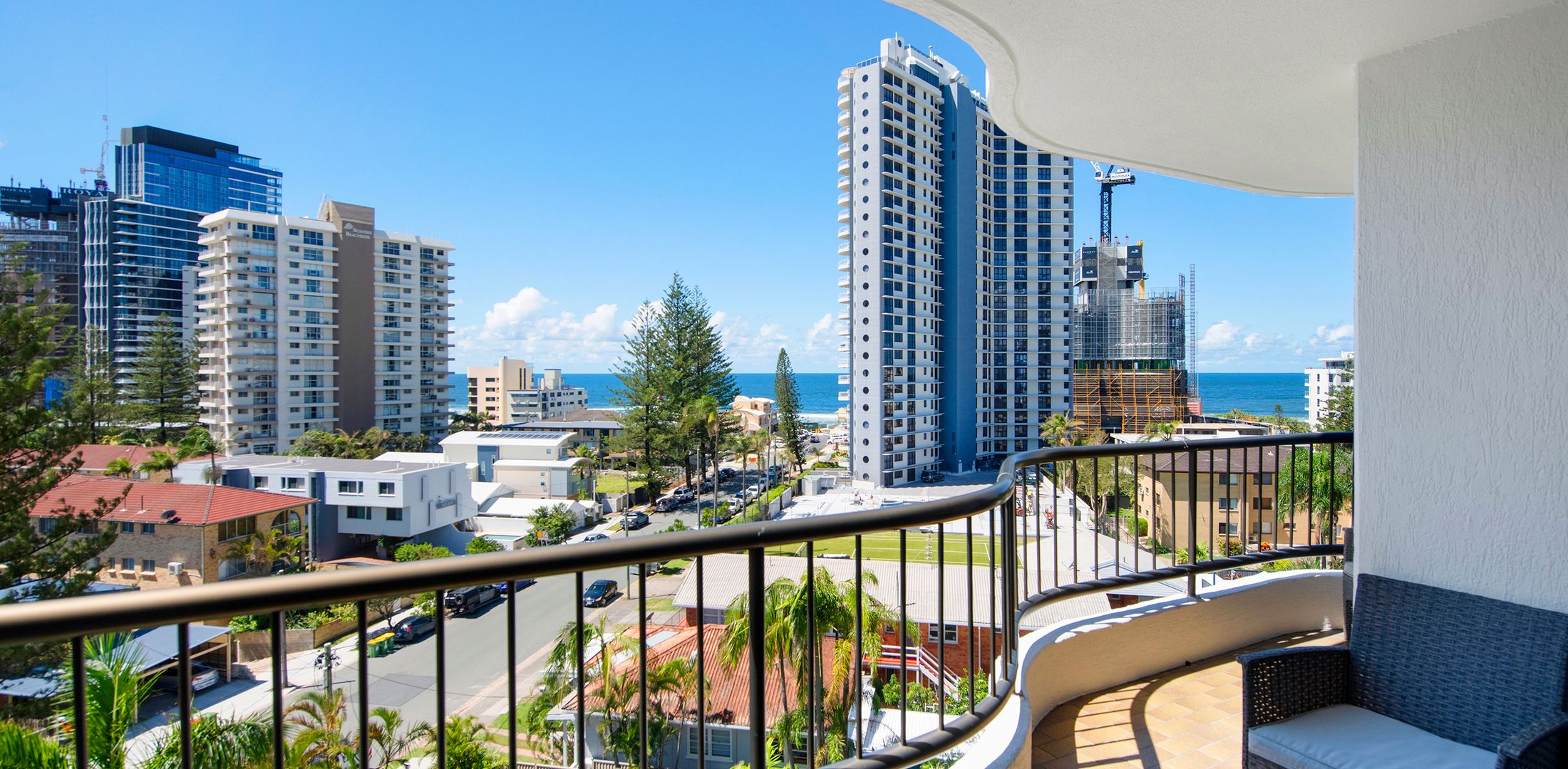 Ocean Views – Stylish 1 Bedroom in Surfers Paradise