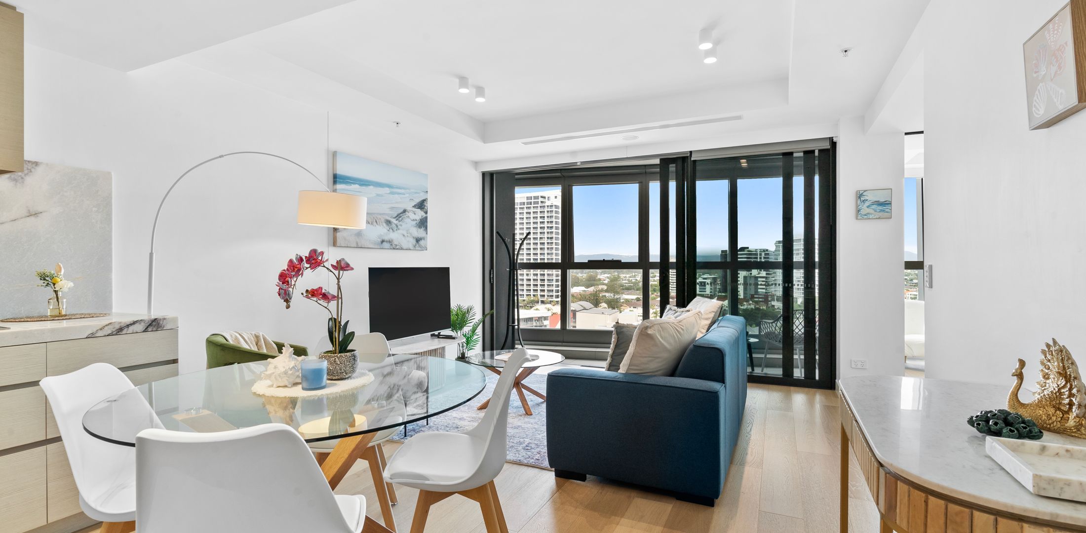 Jewel Residences – Luxury One Bedroom Apartment