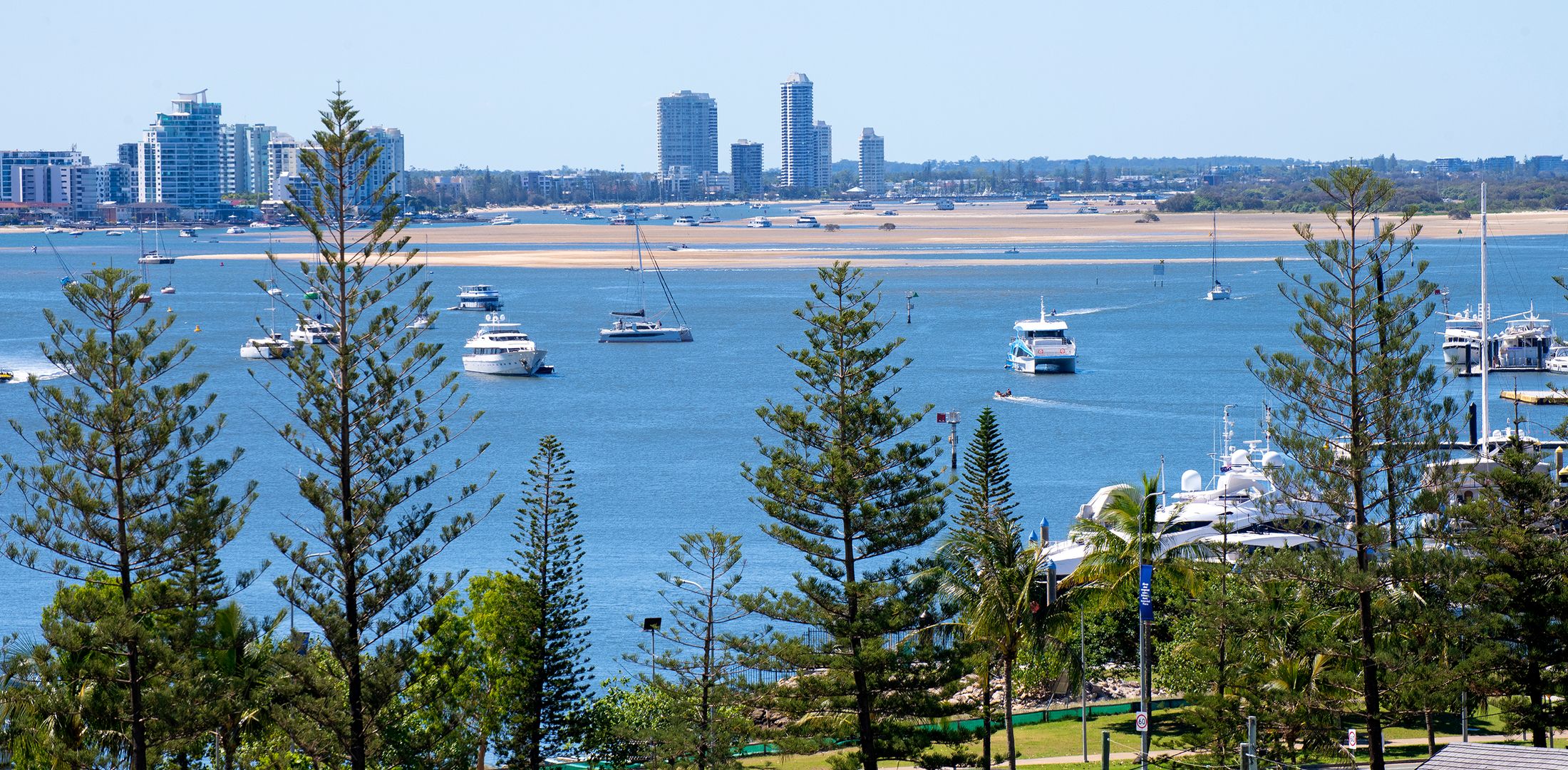 Ocean Sands Central Main Beach Apartment