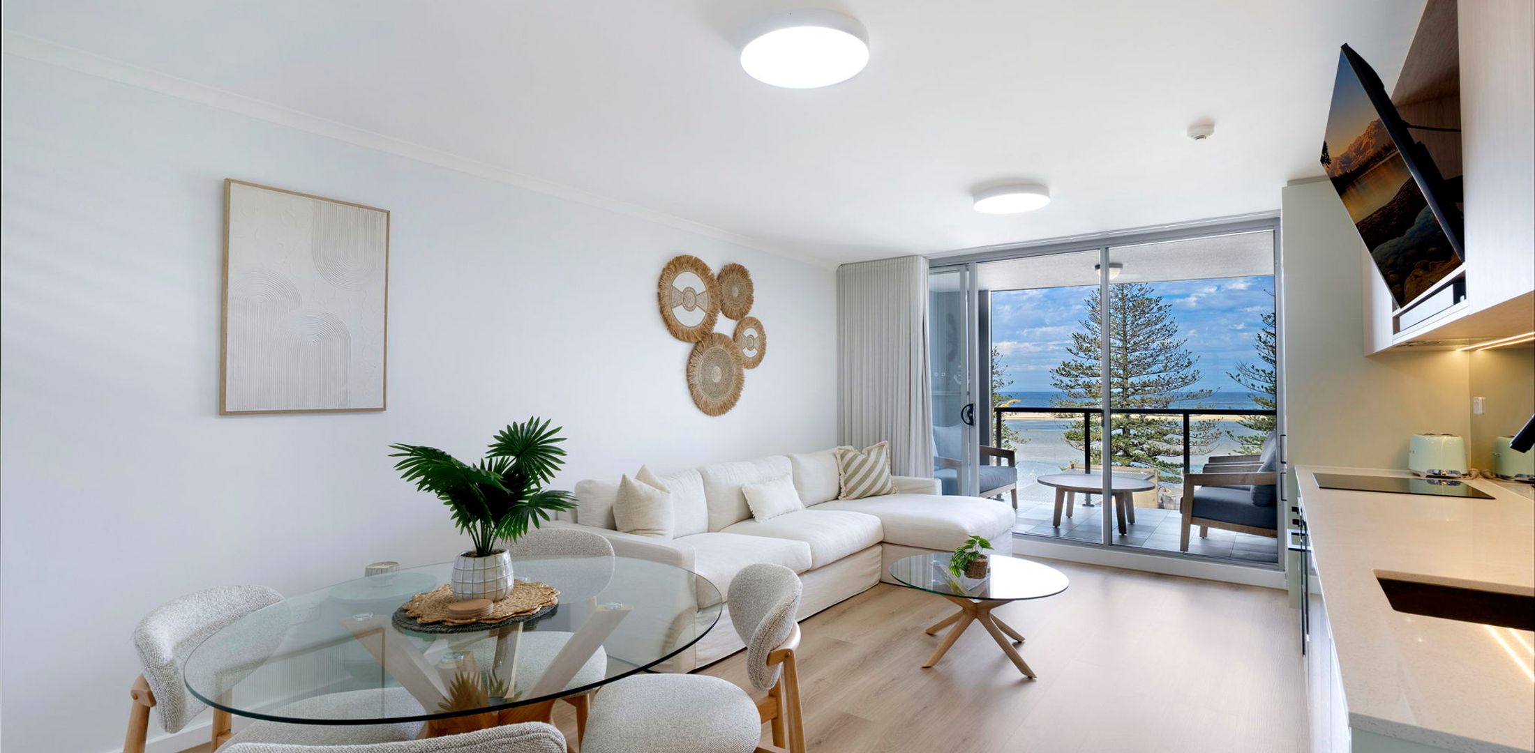 Stylish Waterfront Apartment | Pool | Balcony | Prime Location