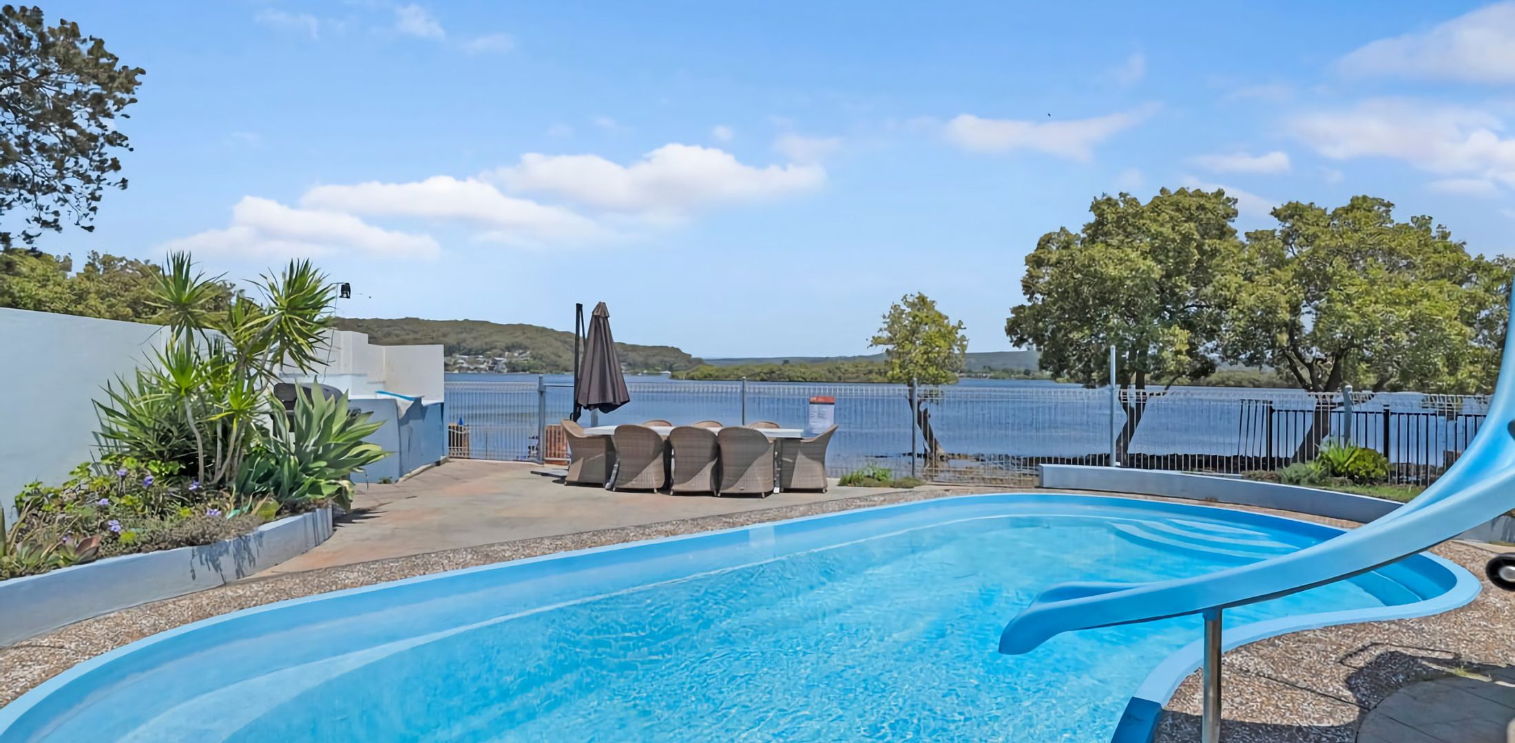 Pool out Door seating