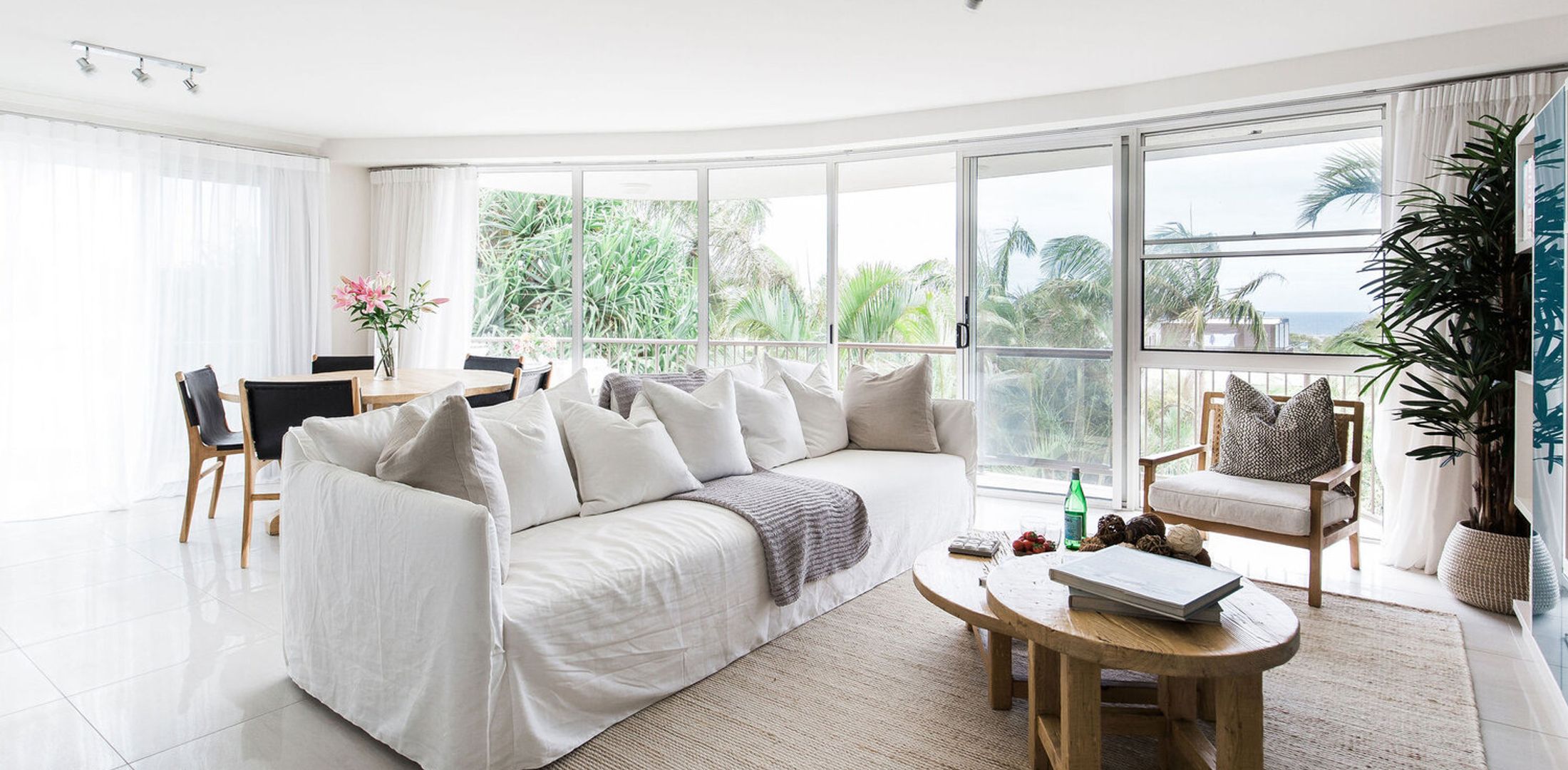 Sunshine Retreat – Ocean Views – Pool – Style