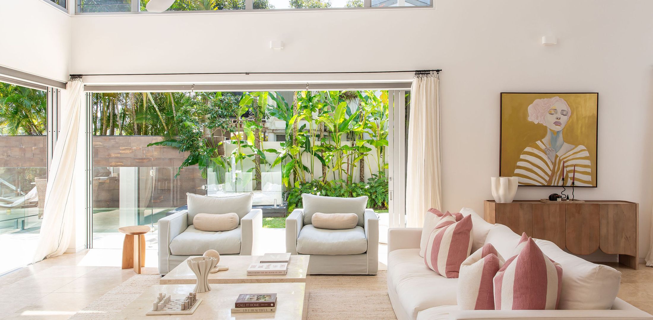 The Noosa Home – pool, jetty, water frontage