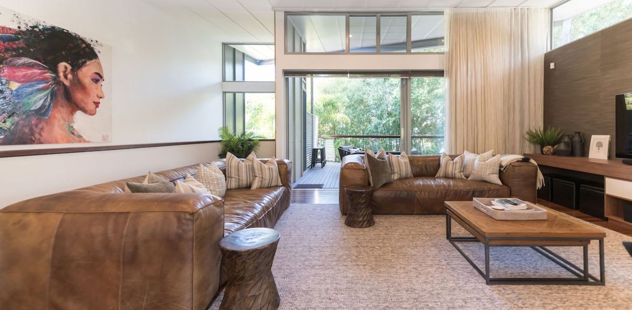 Main Lounge room 