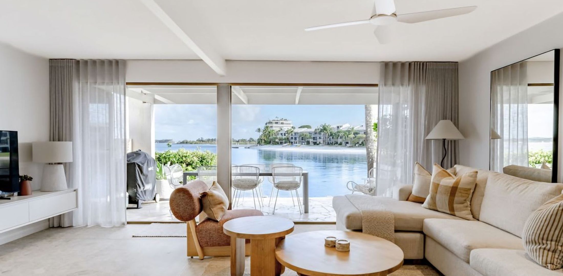 Bella Vista Waterfront Luxury