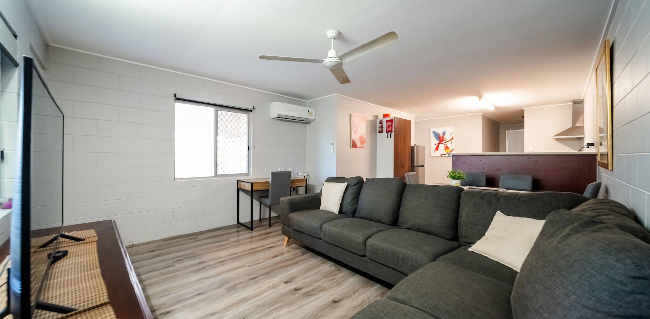 Living room image 1