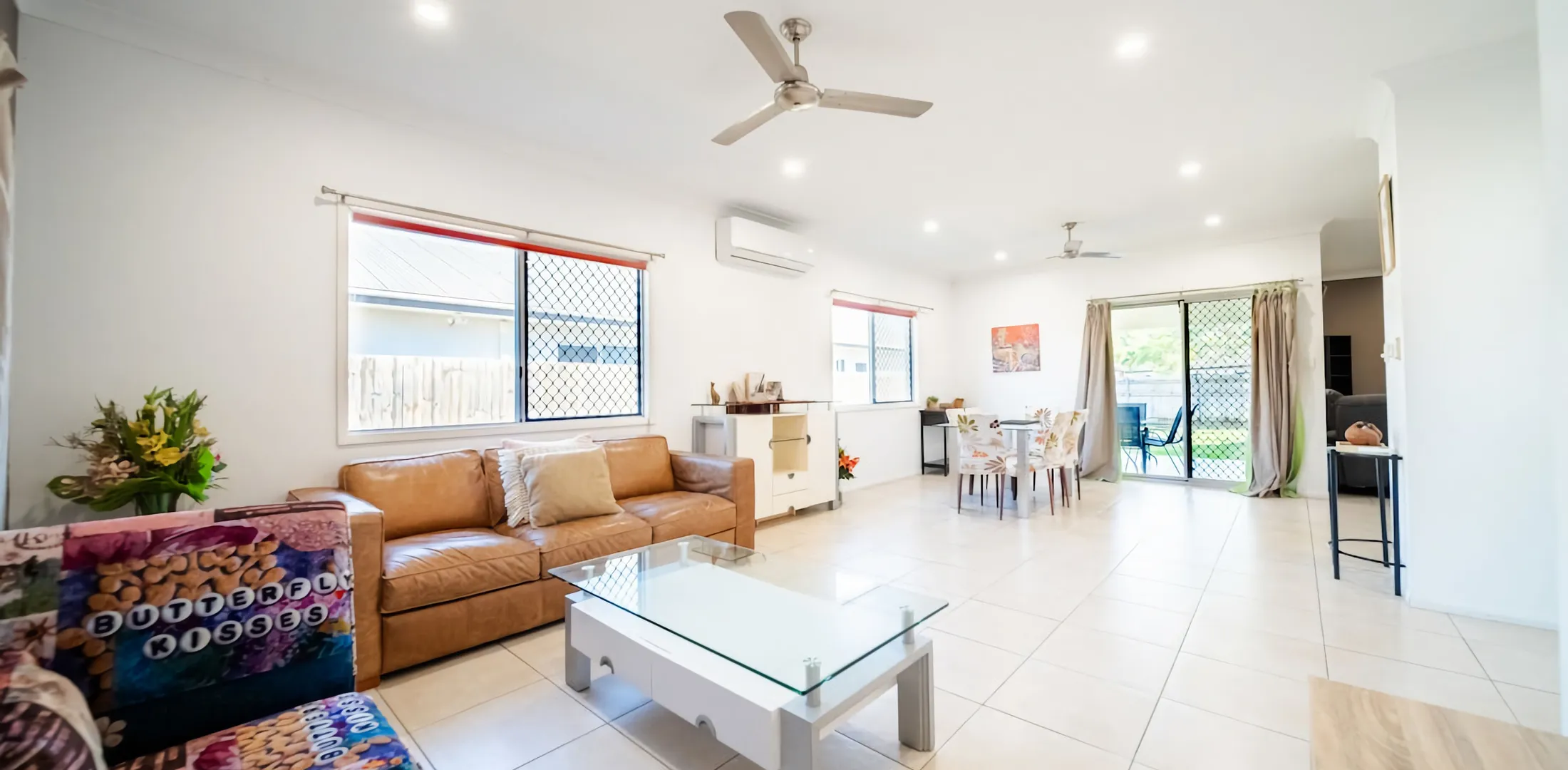 Living room image 1