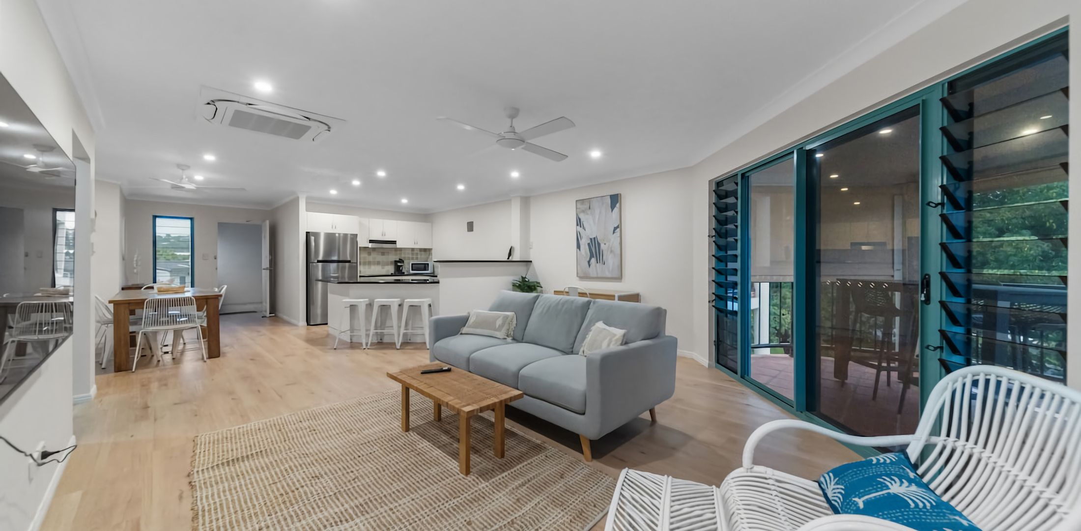 Living room image 1