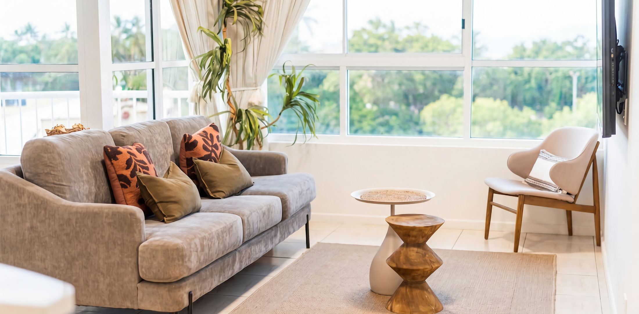 Living room image 1