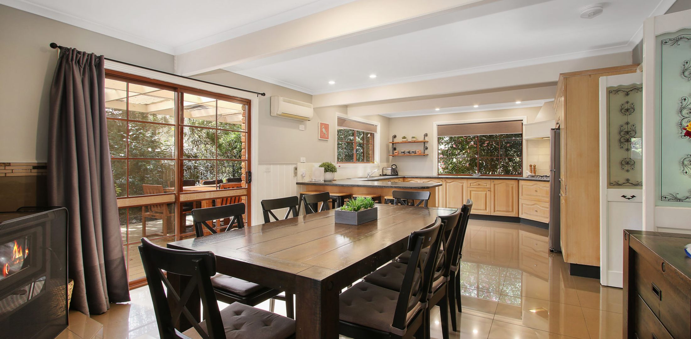 Tudor House – Large Family Home with shared pool