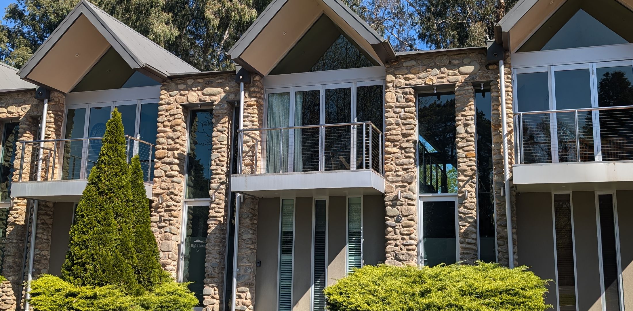 Unit 6 Centenary Park Townhouse
