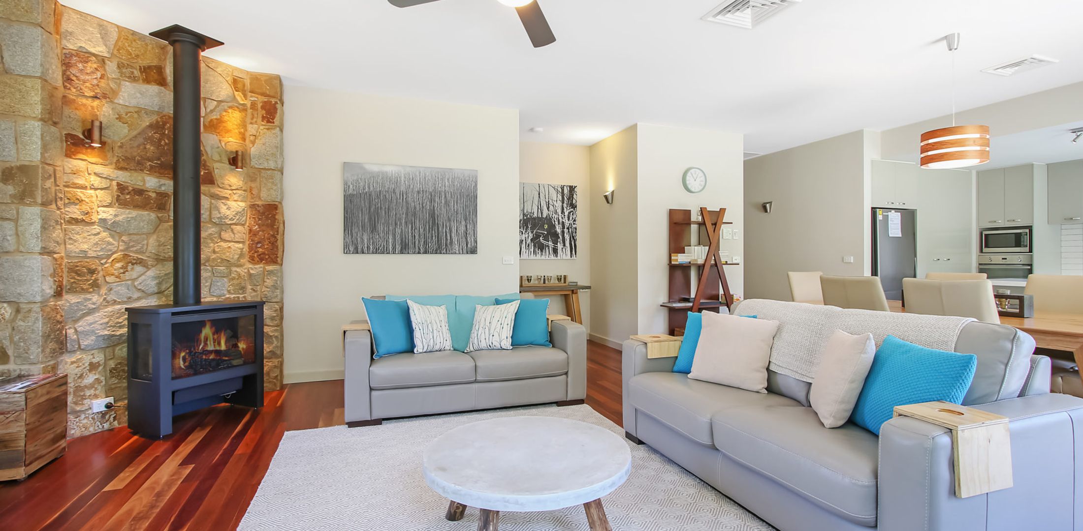 Couples on the Park – Great location!