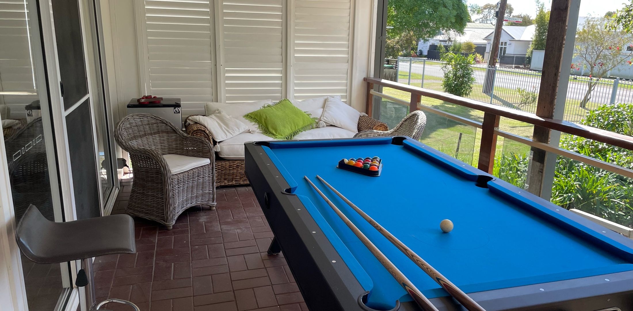 Super Cool Retro Shack