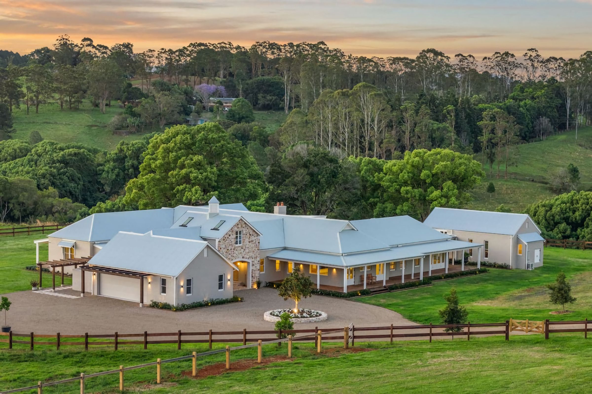 Stonehaven Luxury Estate Pool Sauna Gym Firepit