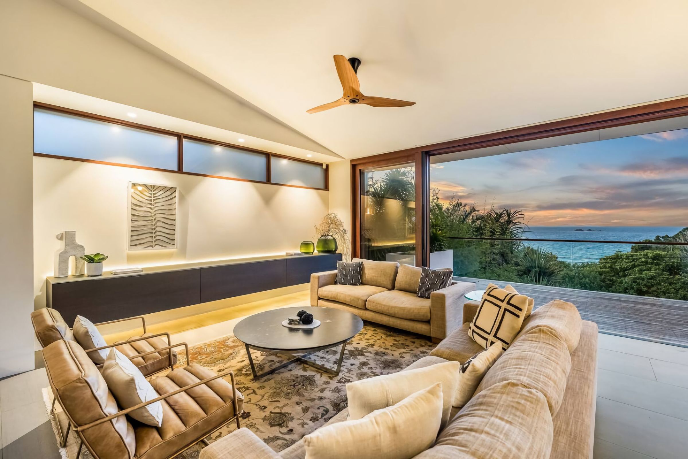 Blue at Wategos Luxury Beach Retreat