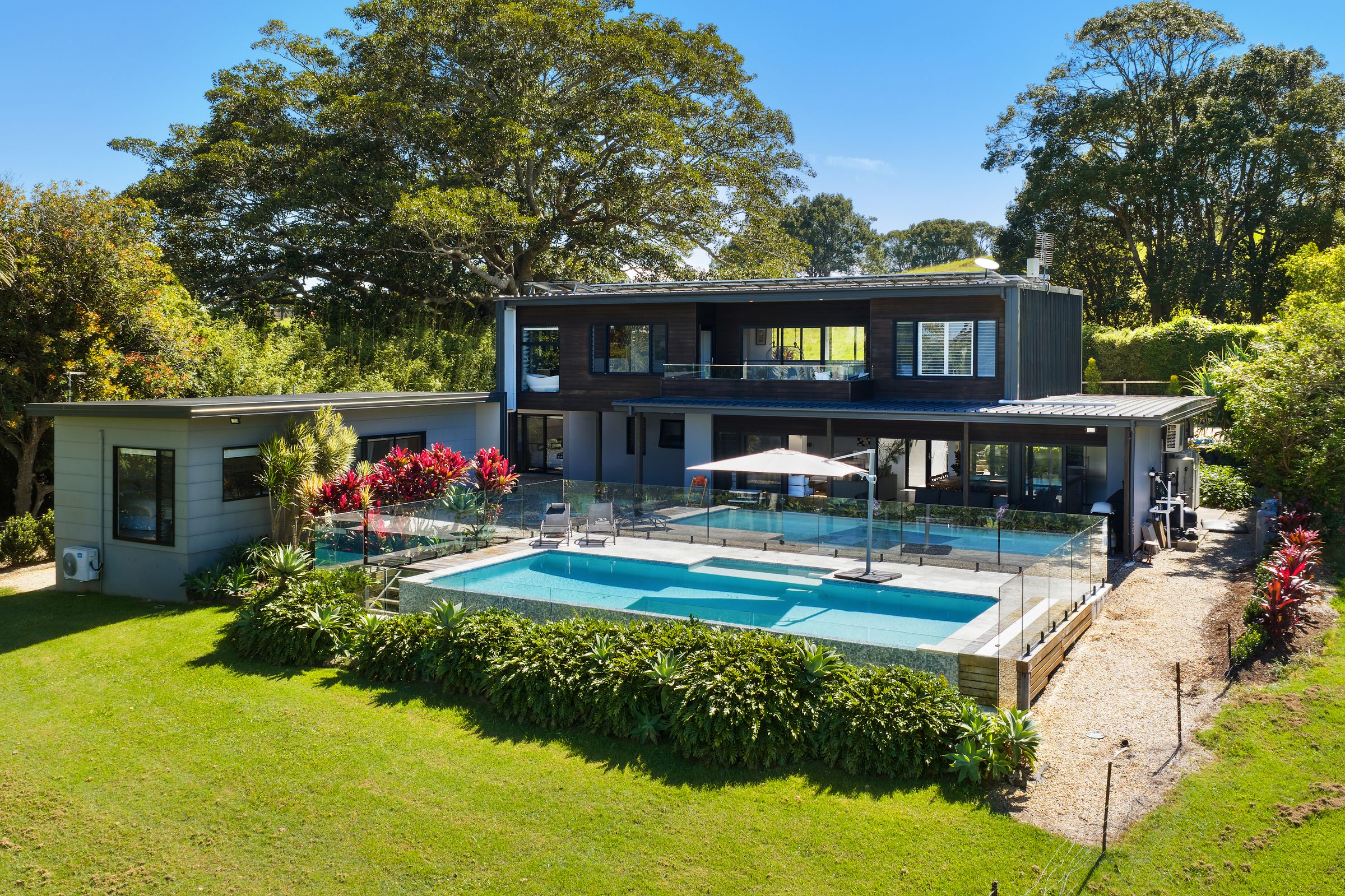 Born Kraal Luxe Hinterland Escape Pool Firepit Views