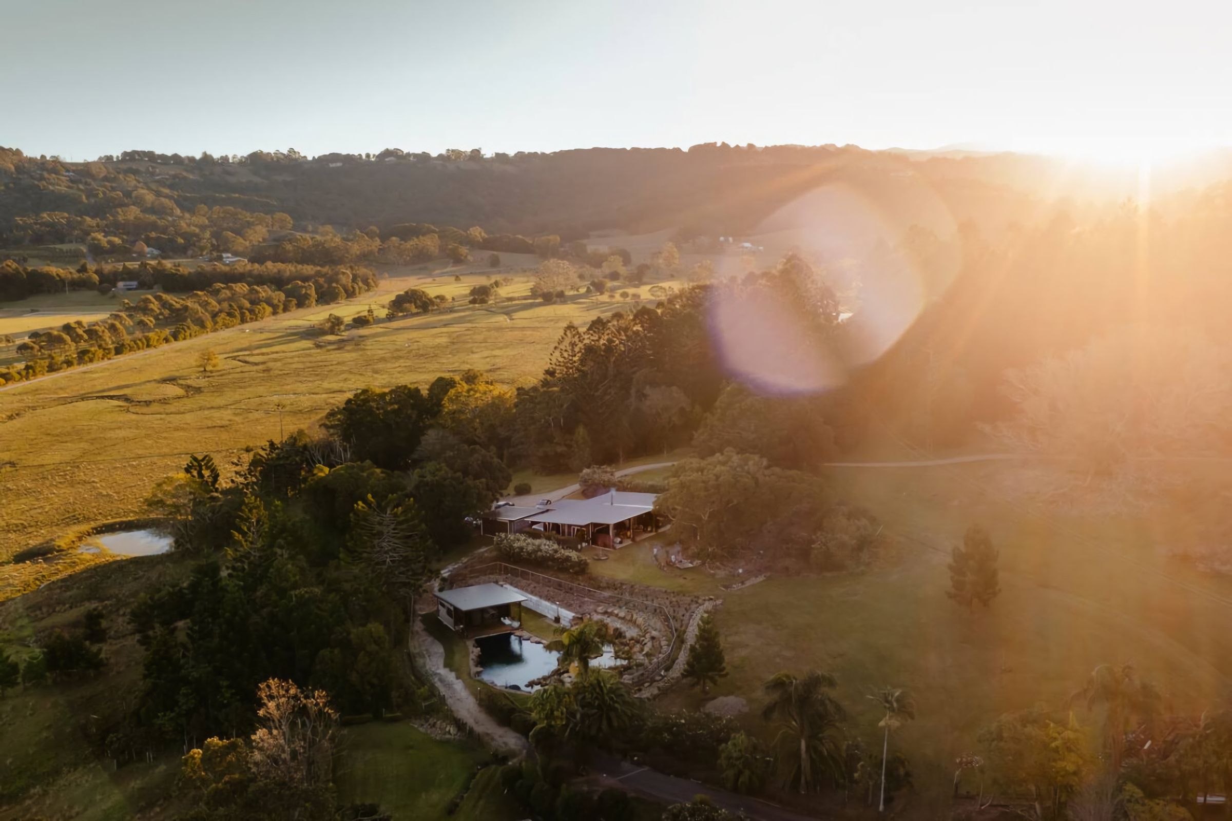 Old Bales Couples Gataway