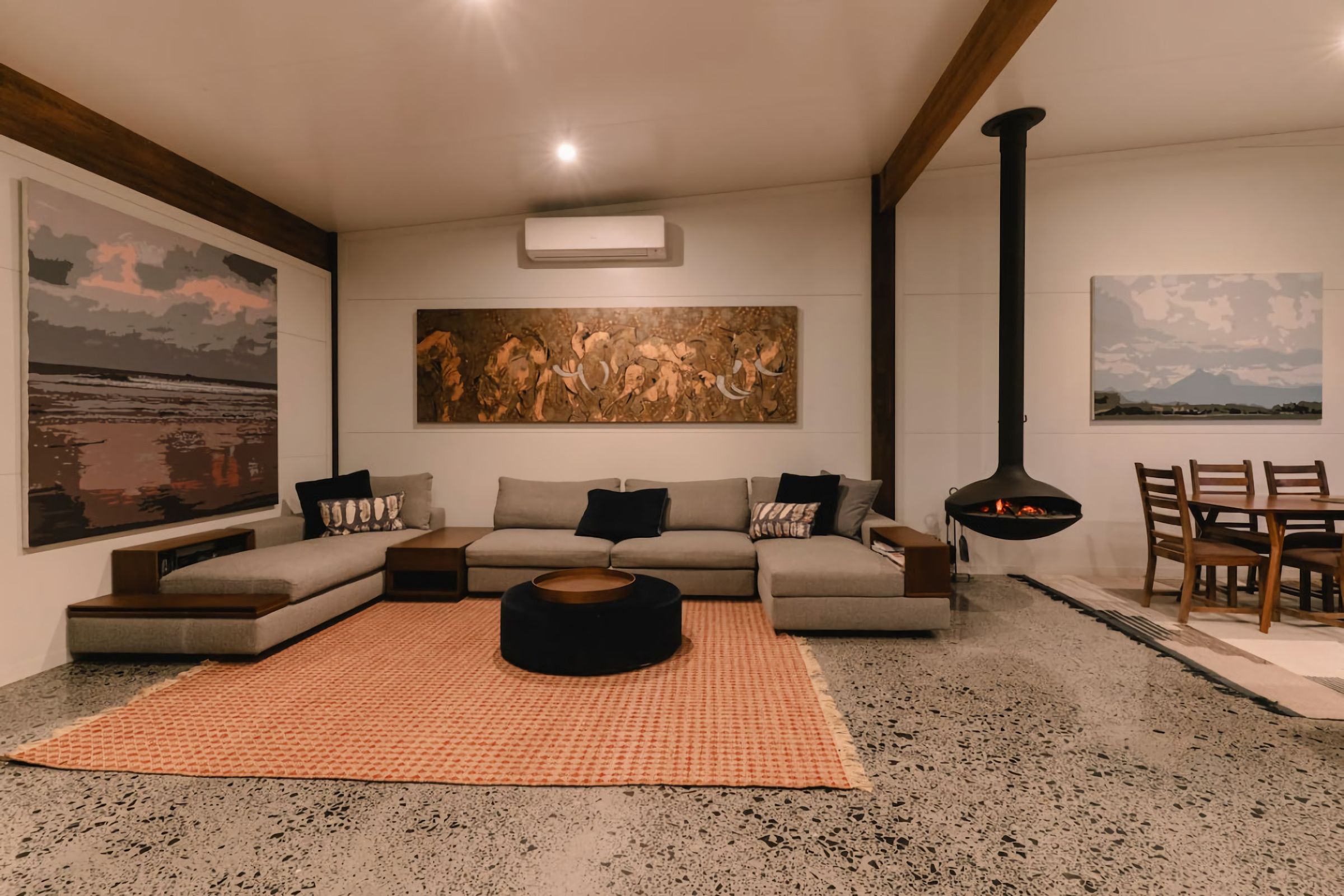 Old Bales Couples Gataway