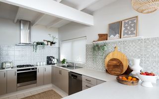 THE BEACH BUNGALOW