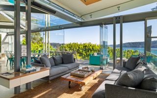 THE GLASS HOUSE