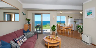   Headland Hideaway