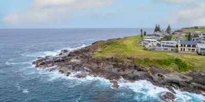   Clifftop Luxury with Pool