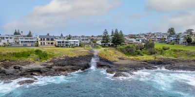   Clifftop Luxury with Pool
