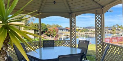   Chloes Waterfront Oasis