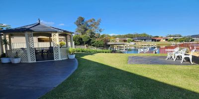   Chloes Waterfront Oasis
