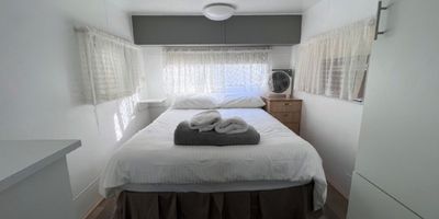   Van 6 Sussex House Holiday Park