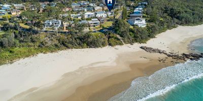   Beach House on Booth