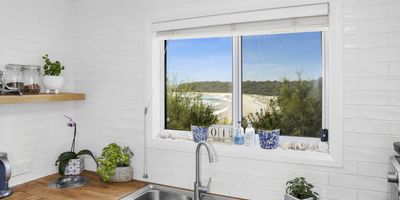   Rockys Beach House