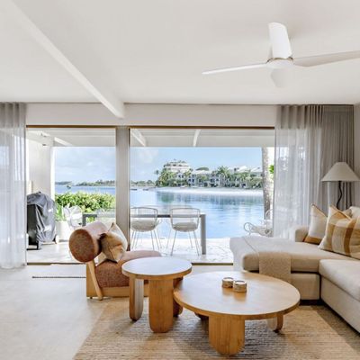 Bella Vista Waterfront Luxury