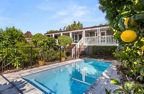 Brae View House - By Latitude South Coast