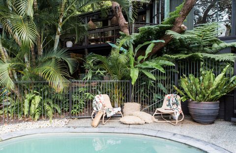 Dukes Beach House - Pool - Designer - Location