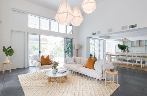 Mamilla Beach House - Pool - Designer - Media room