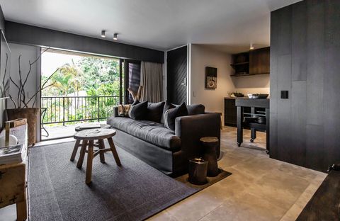 The Laguna Lodge - relax in style.