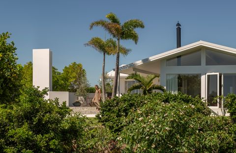 The Gable House - Beachfront luxury home