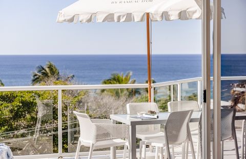 Hydra - 3 Bedrooms, Ocean views, Pool