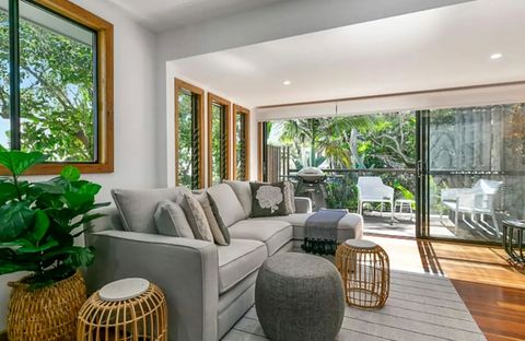 Tropical Escape – Sunshine Beach Retreat