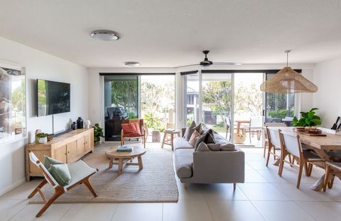 Spirit on Sunshine - 3 bedrooms with style, beach