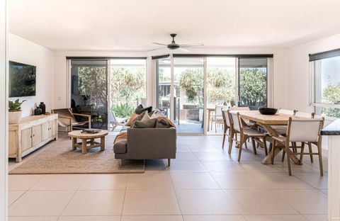 Spirit on Sunshine - 3 bedrooms with style, beach